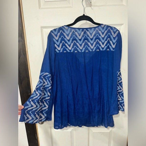 Figueroa & Fig Embroidered Top Large - Picture 2 of 2